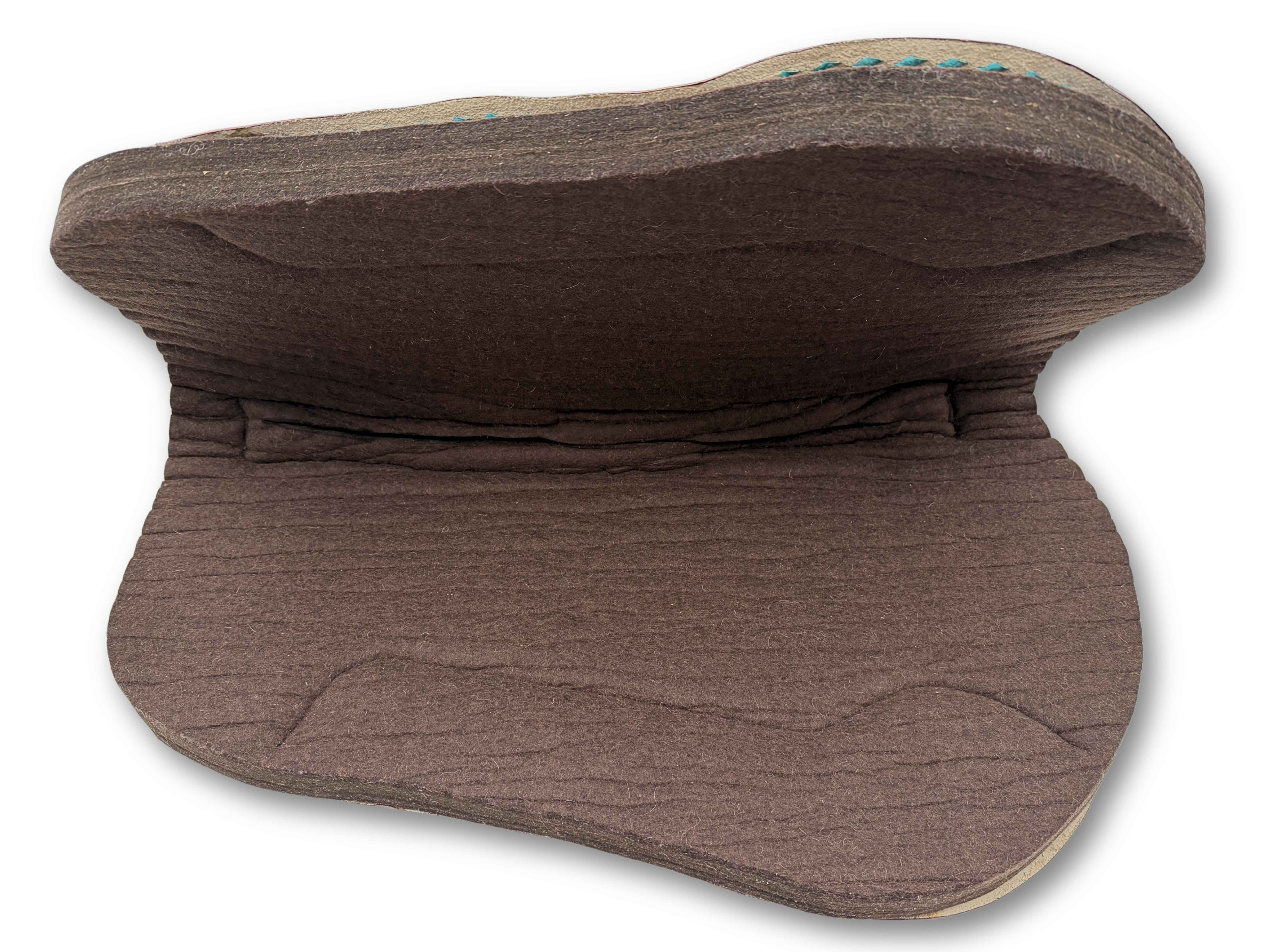 Wollfilz-Westernpad Roundskirt – Braun mit floraler Punzierung & türkisen Akzenten